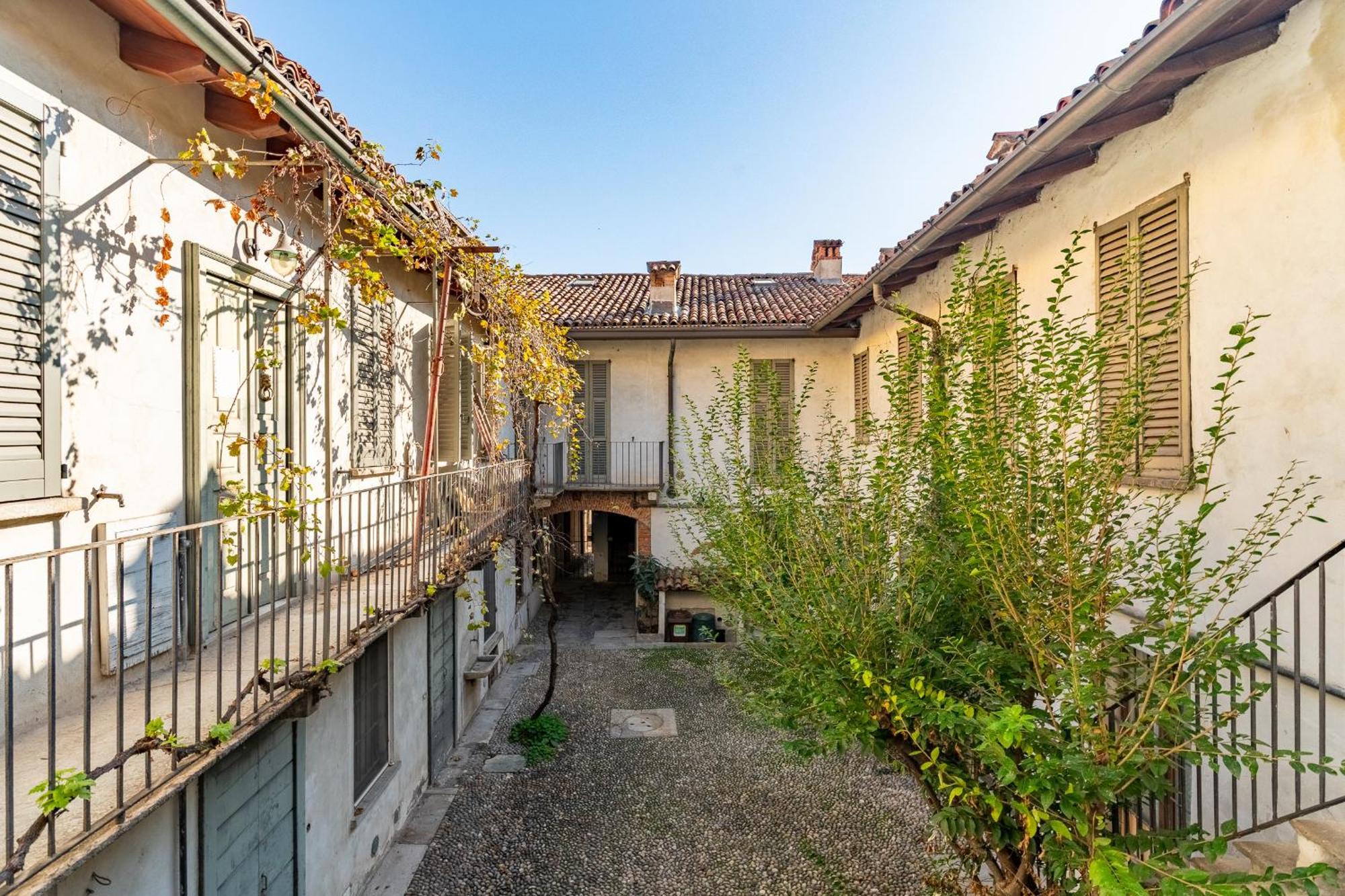 Milan Stay - Alzaia Naviglio Grande Bilik gambar