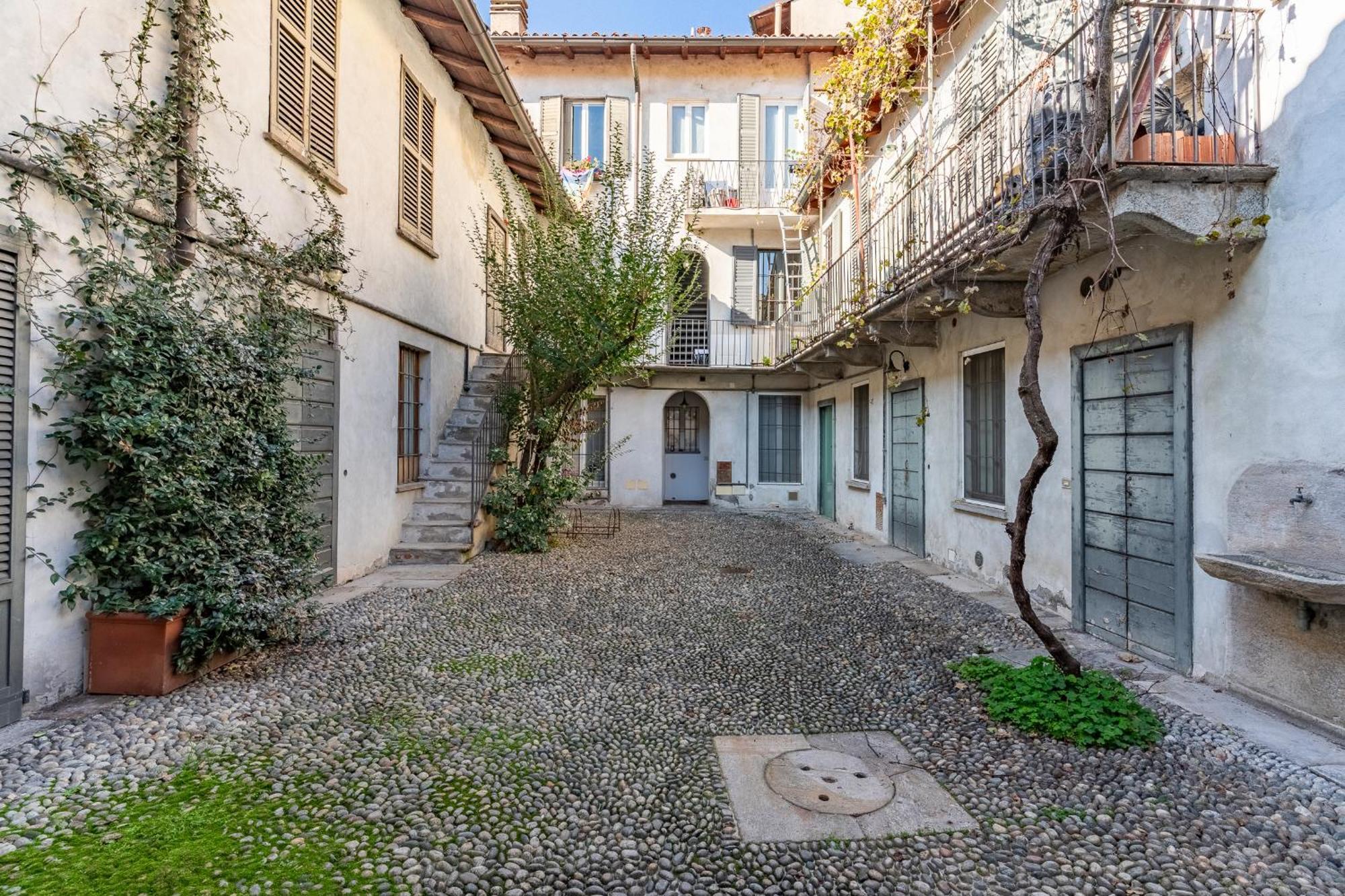 Milan Stay - Alzaia Naviglio Grande Bilik gambar